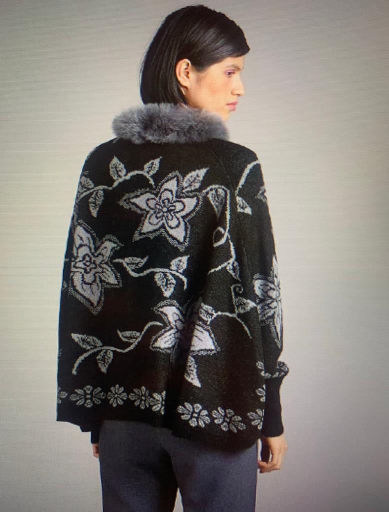 Jacke-mit-Fell-Kragen