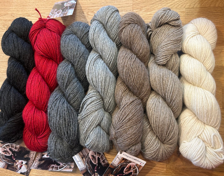 WOLLE   / 100 gr. 200mt (Wollstrang)